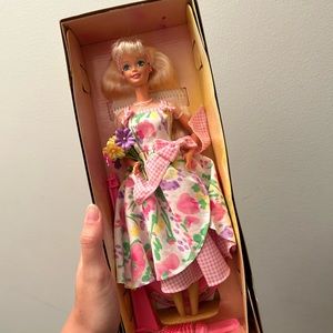 Barbie‎ Doll Avon Special Edition Spring Petals New in Box Vintage Collectible